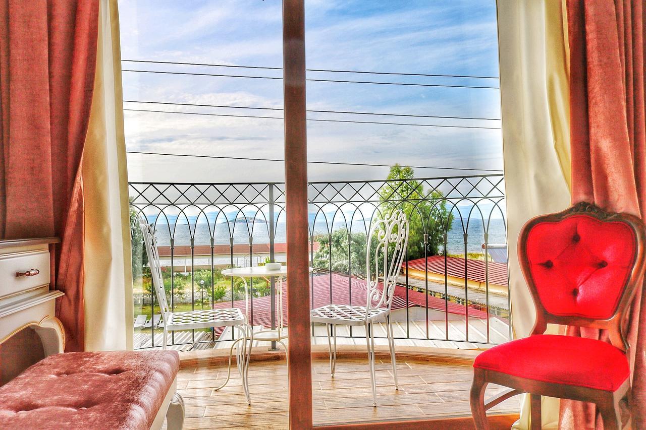 Stone Hill Hotel Айвалык Экстерьер фото