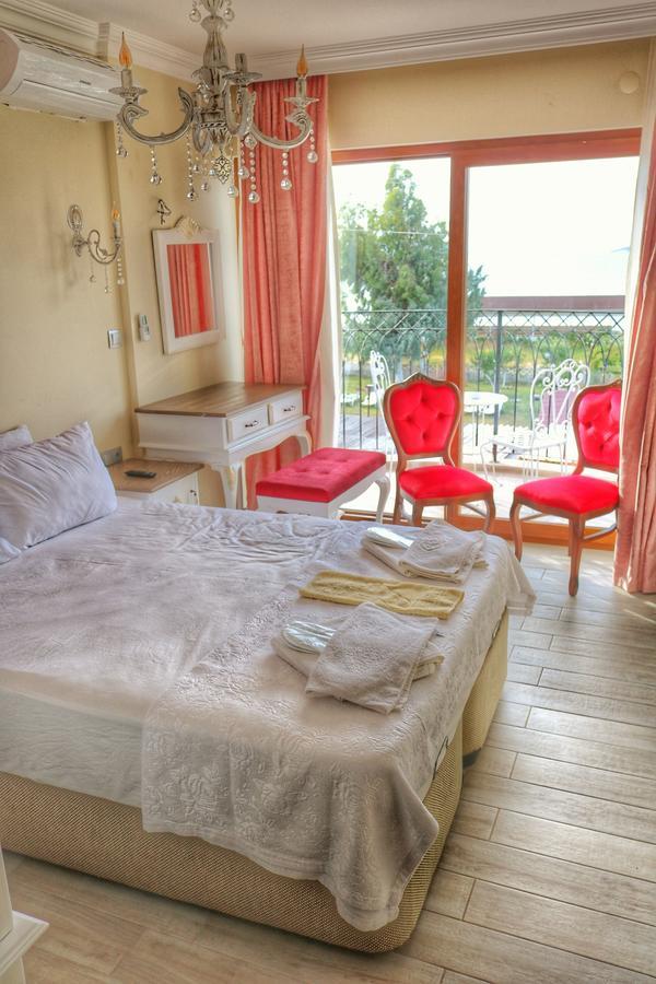 Stone Hill Hotel Айвалык Экстерьер фото