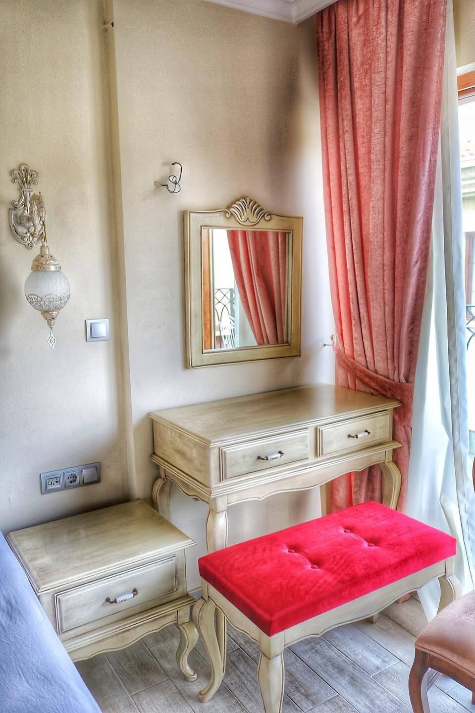 Stone Hill Hotel Айвалык Экстерьер фото